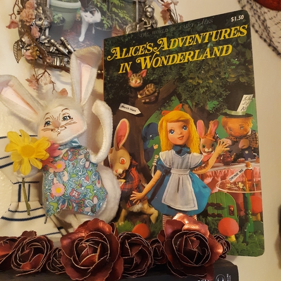 Vintage Collectible Alice In Wonderland - Picture 3 of 16